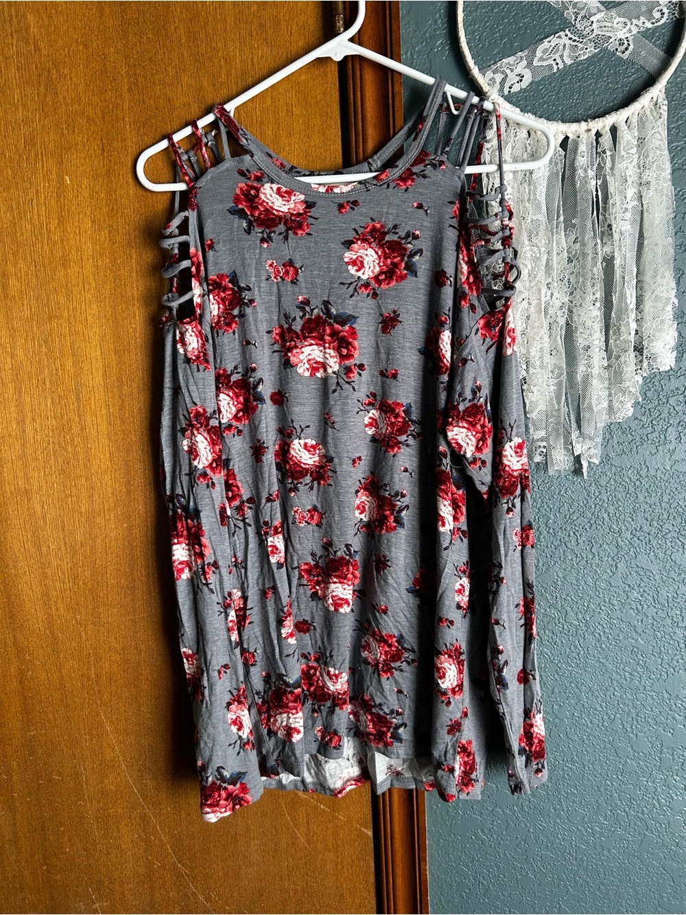 Daytrip Gray Cold-Shoulder Floral Blouse with Red Rose Print